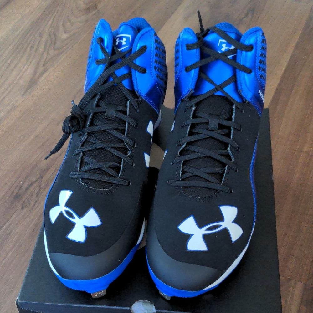 Under Armour Black and Blue Sports Cleats